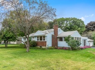 8 Lindauer St, Peabody, MA 01960