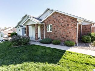 2710 Kings Pointe NE, Quincy, IL 62305