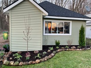 6059 Park Lake Rd, Bath, MI 48808