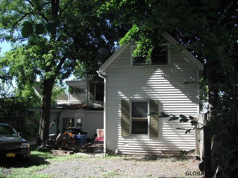5th image of 114 JAMES Street