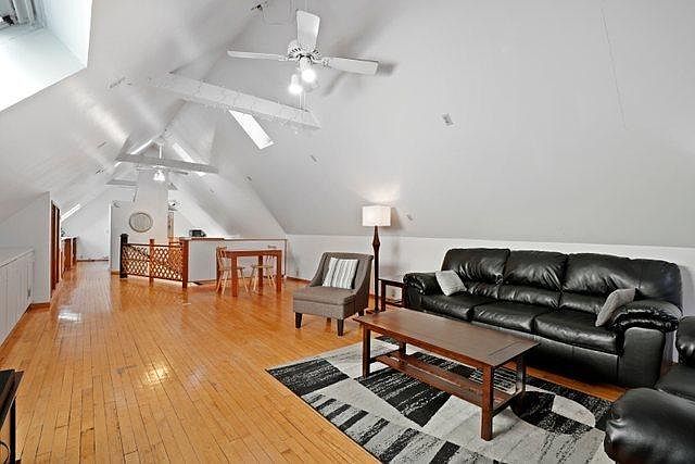 1st image of 2067 N Hoyne Ave #2