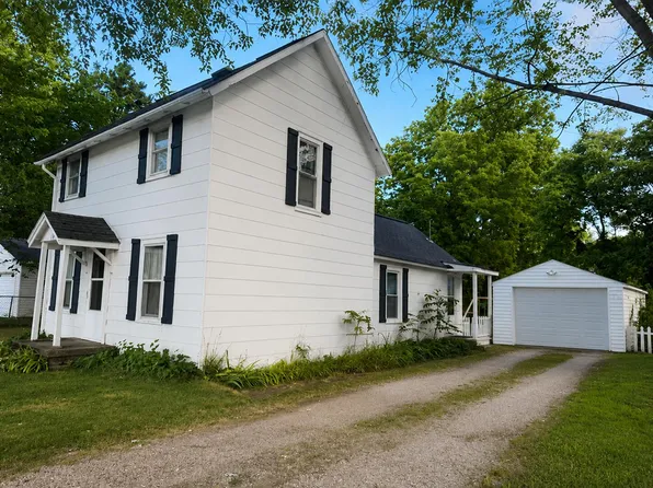 28 W Post St, Newaygo, MI 49337
