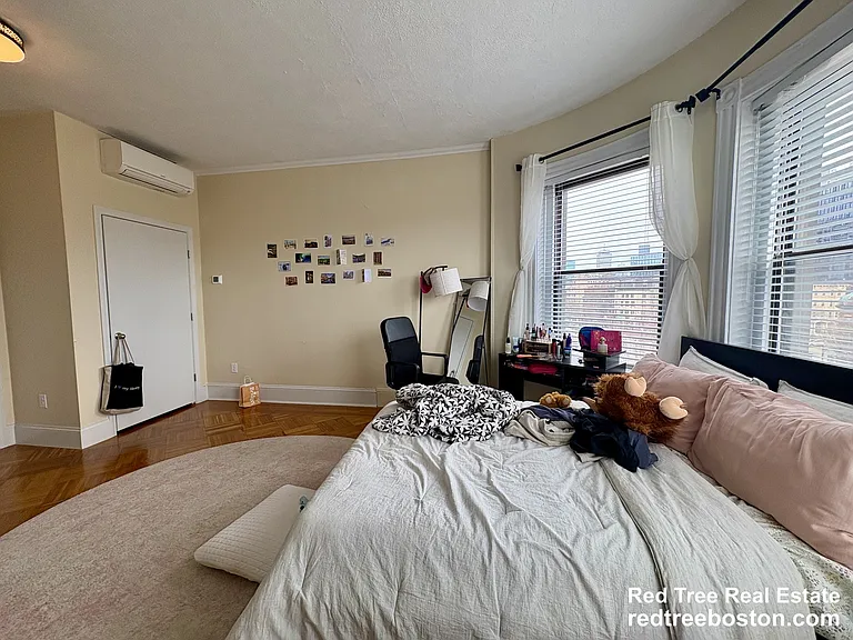 914 Beacon St #4 — Photo 13