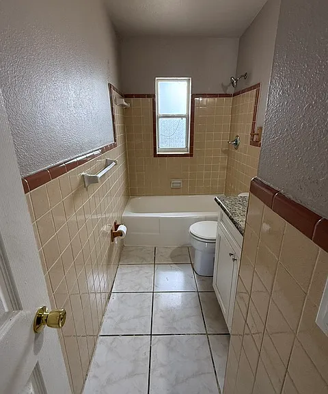 868 Tomkins St — Photo 24