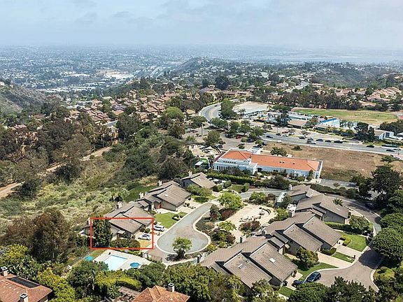 3rd image of 6689 La Jolla Scenic Dr S