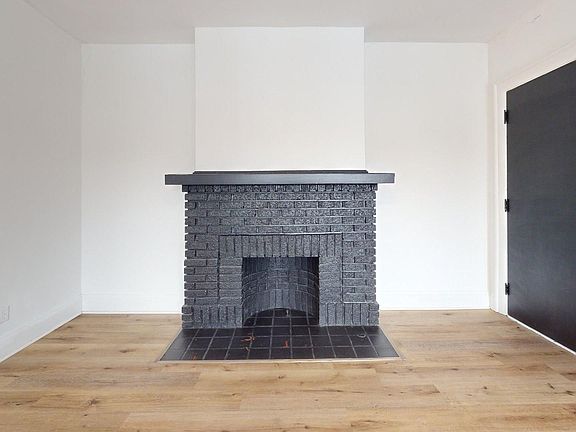3rd image of 2115-2123 Lennox Rd #8