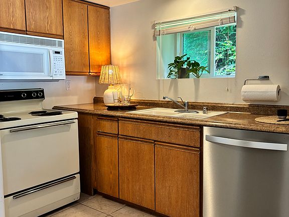Kitchen w/ window