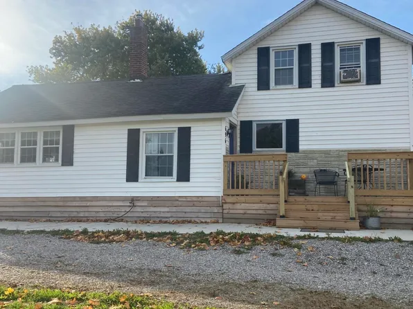 696 Burkley Rd, Mason, MI 48854
