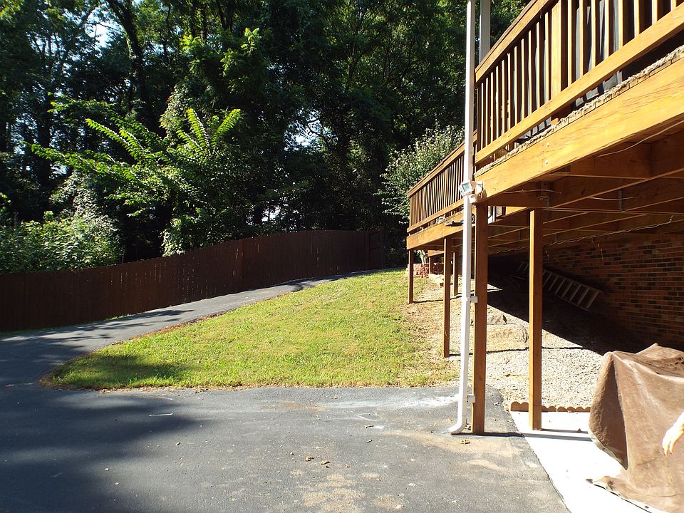 1st image of 225 S Deepwood Dr