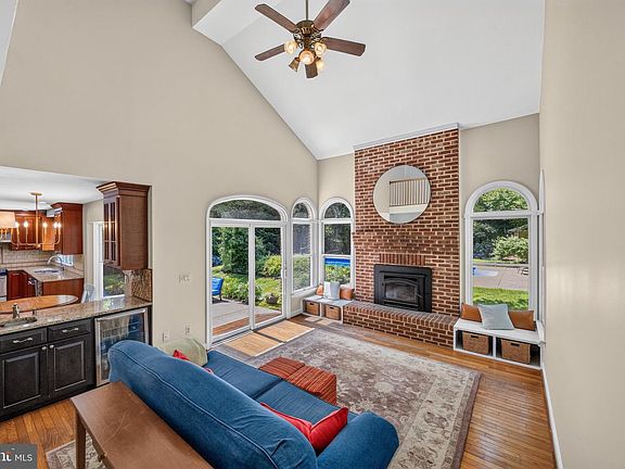 4th image of 12 Wesley Woods Ct