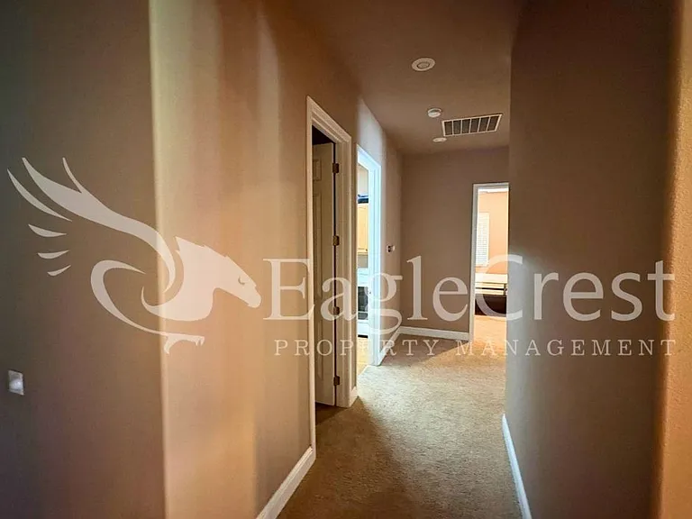 44 Vinehill Dr — Photo 33