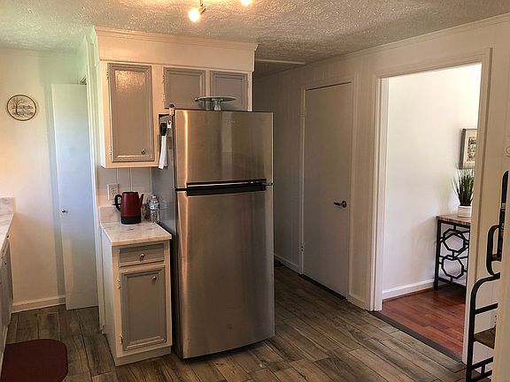 4th image of 386 Kenbrook Dr