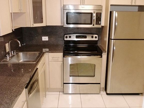 5th image of 445 NE 195th St APT 229
