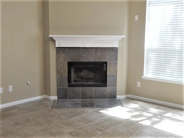 12027 Bunny Ln — Photo 5