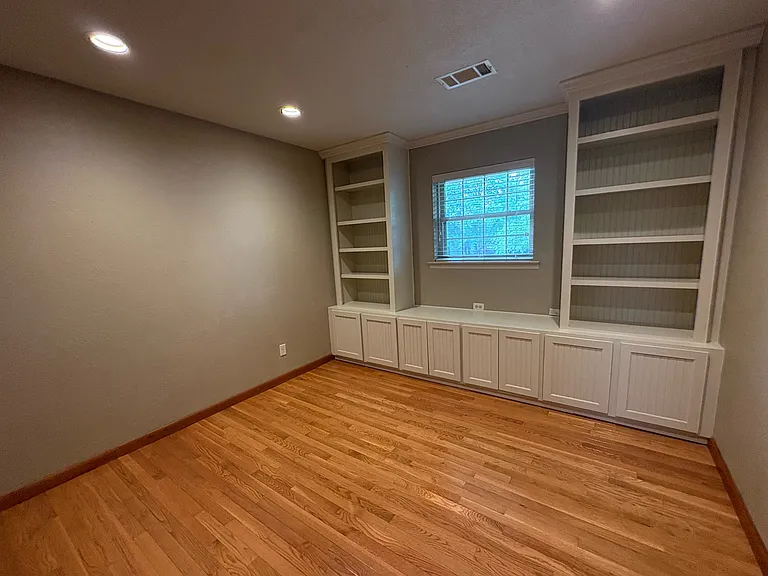 3700 Dallas St — Photo 16