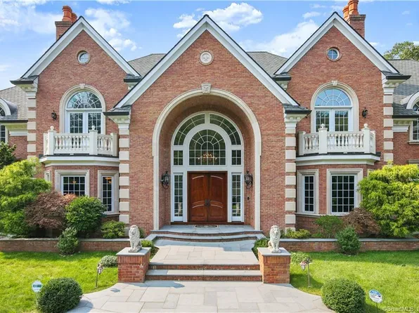 26 Pequot Lane, New Canaan, CT 06840