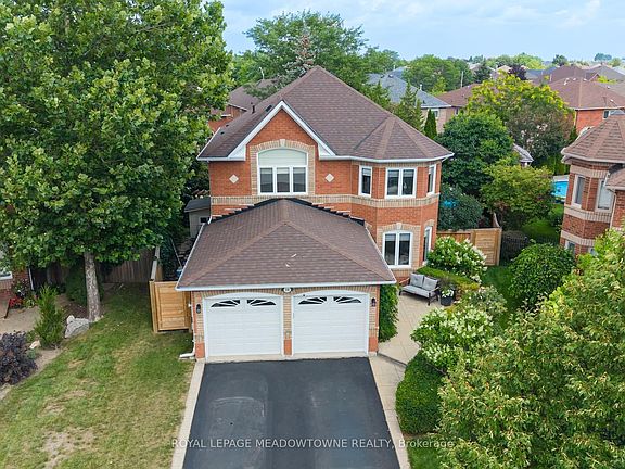 2nd image of 38 Chester Cres