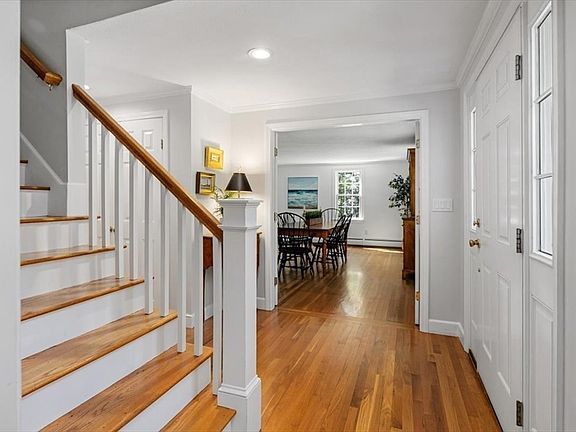 4th image of 607 Lincoln St