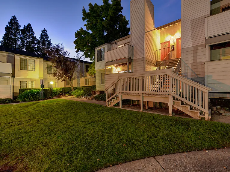 Cobblestone Creek Apartments — Photo 25