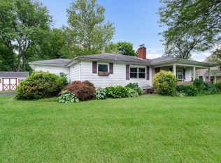 736 Towerview Dr, Newtown, PA 18940