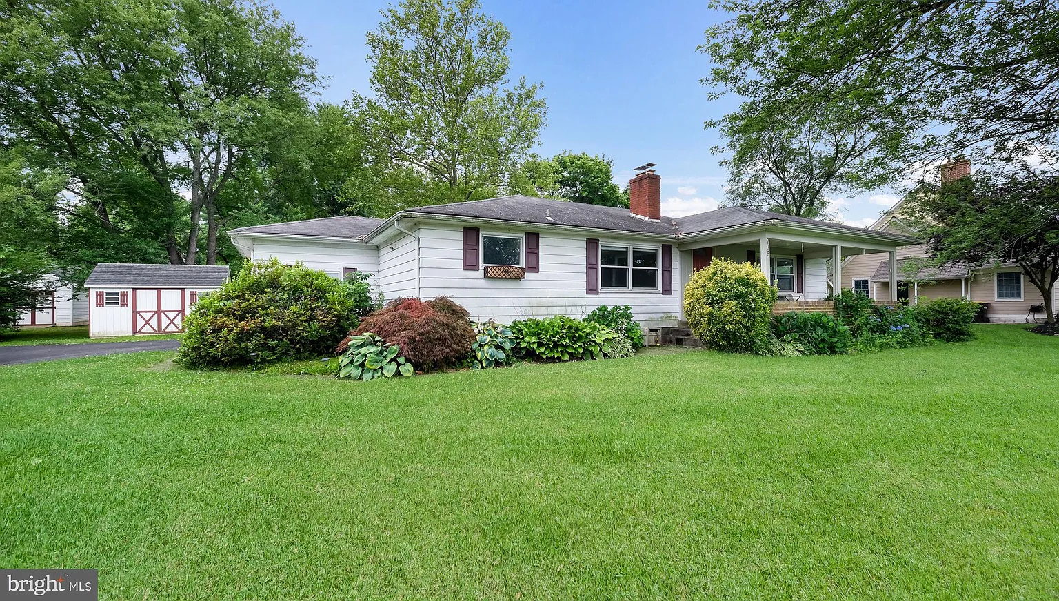736 Towerview Dr photo 1