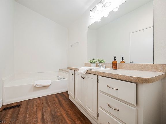 3rd image of 5208 Sir James Way