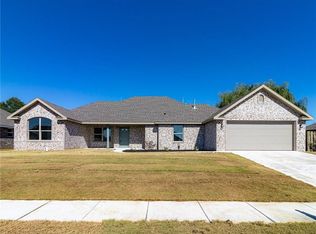 552 Piney Ln, Springdale, AR 72764