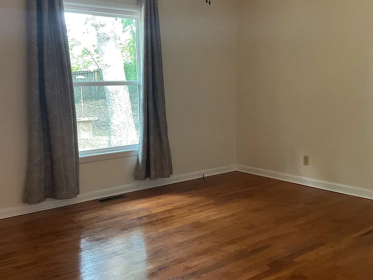 826 E Lakeside Dr — Photo 9