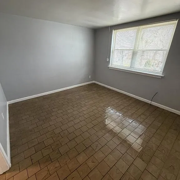 310 Vine Ave — Photo 6
