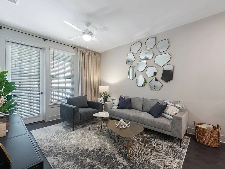 Capital Collective Luxury Apartments — Photo 27