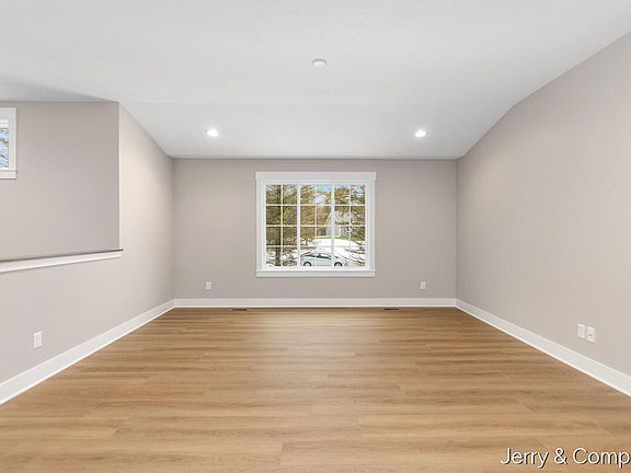 5th image of 911 Apple Ridge Ct