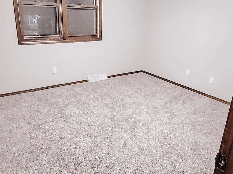 843 Edgewood Dr — Photo 7