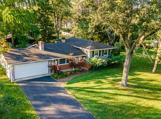 3S240 Burr Oak Dr, Glen Ellyn, IL 60137