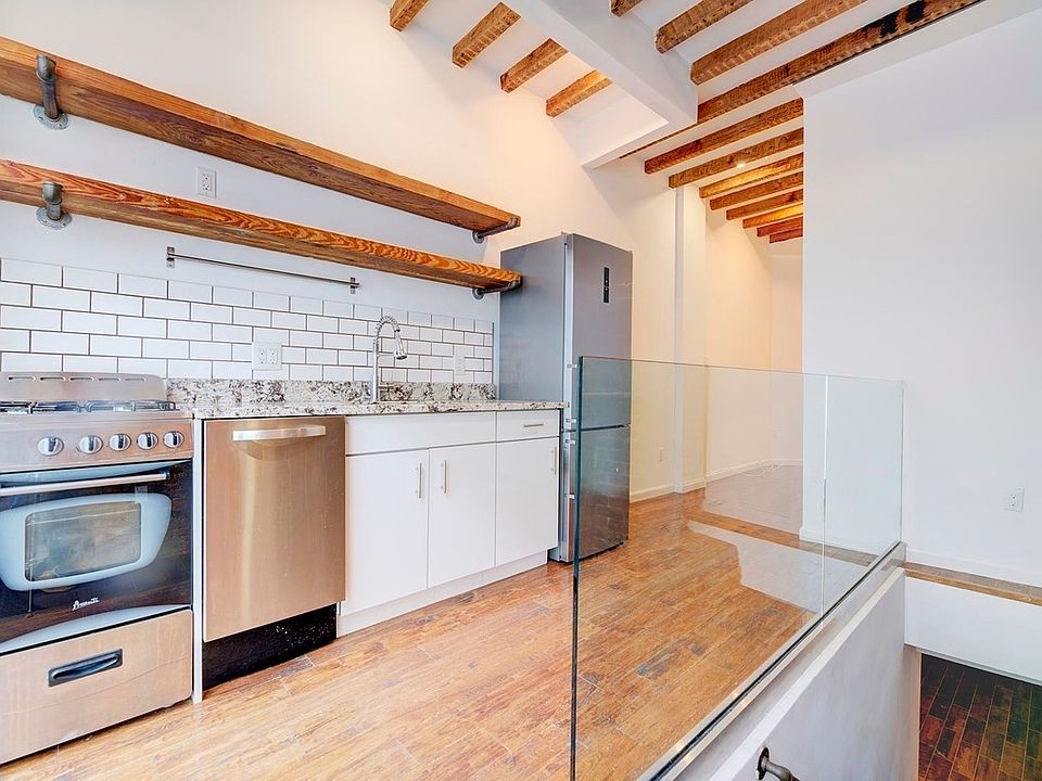 1st image of 544 W 49th St APT 1