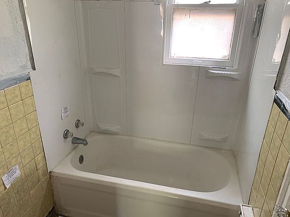 5th image of 4425 June Ave
