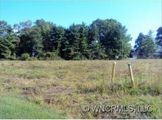 8 Brandy Branch Rd, Mills River, NC 28759