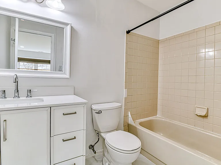 805 Harwood Ct #A — Photo 16