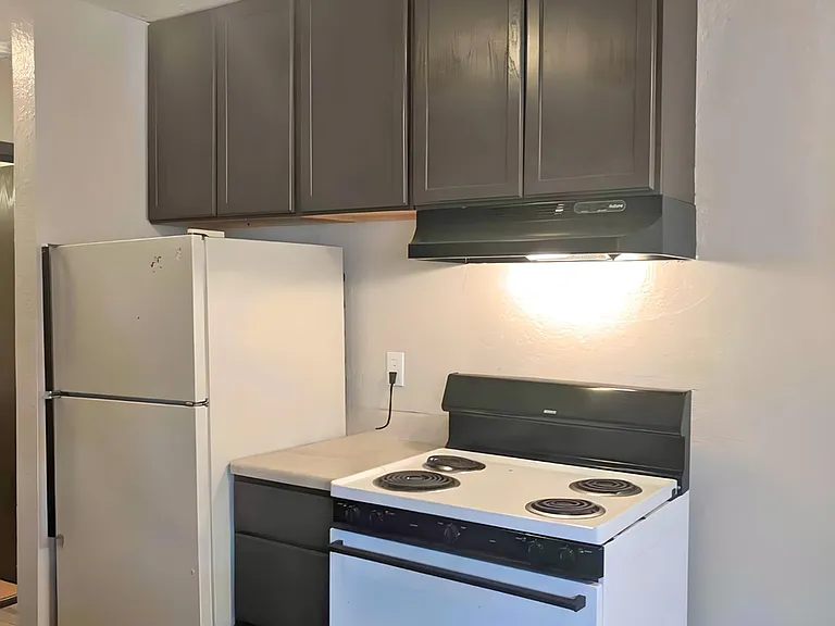 1067 Van Dyke St — Photo 27