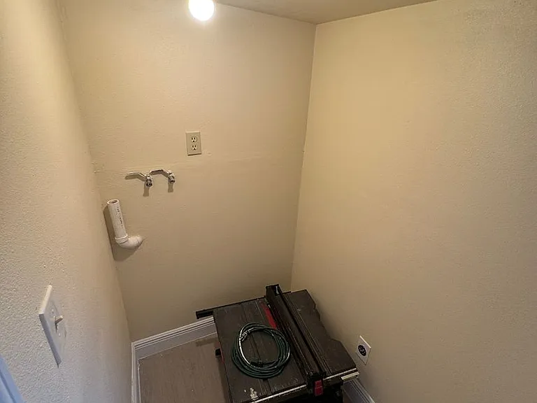 10 Olive St — Photo 16
