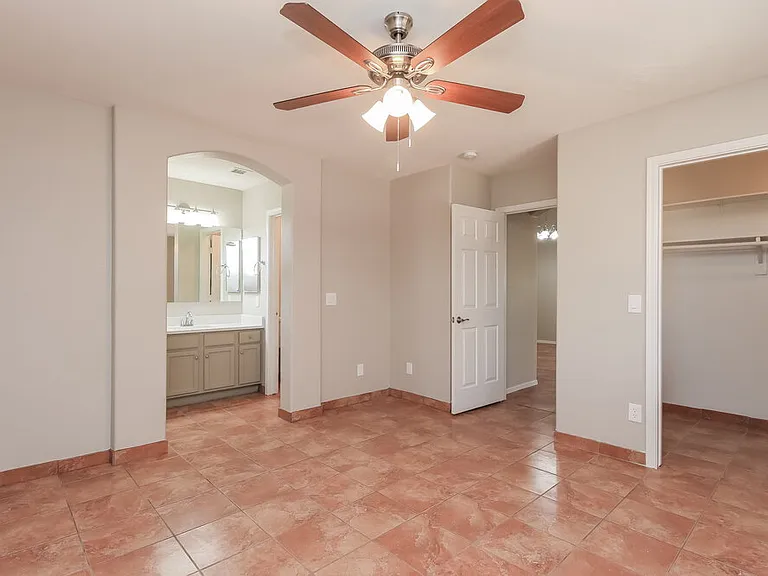 1604 S 80th Ln — Photo 10