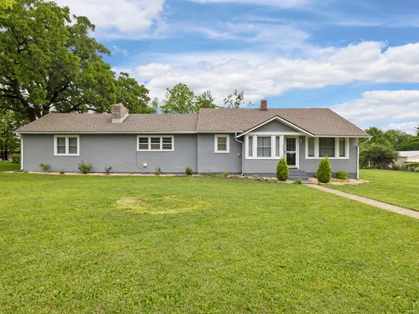 721 W 5th Street, Mountain Grove, MO 65711