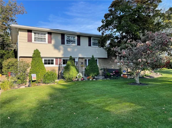 179 Lake Cliff Dr, Erie, PA 16511