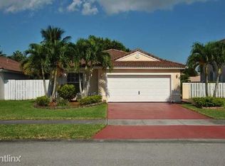 323 SW 195th Ave, Pembroke Pines, FL 33029