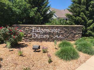 520 Dune Rdg N, Saint Joseph, MI 49085