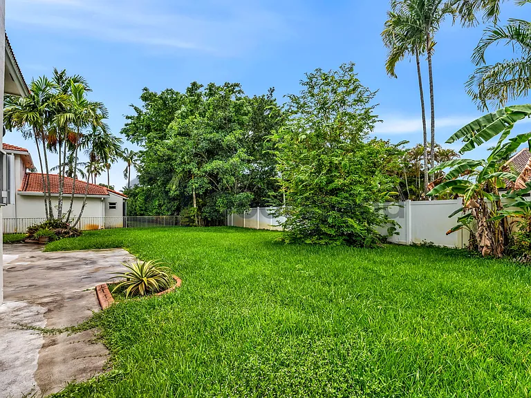 1120 NW 179th Ave — Photo 40