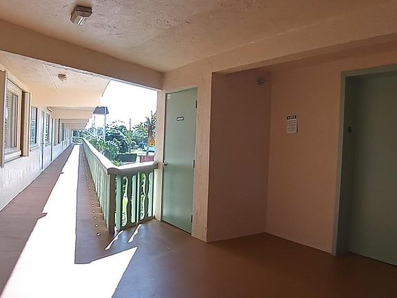 5th image of 300 Village Green Cir #315