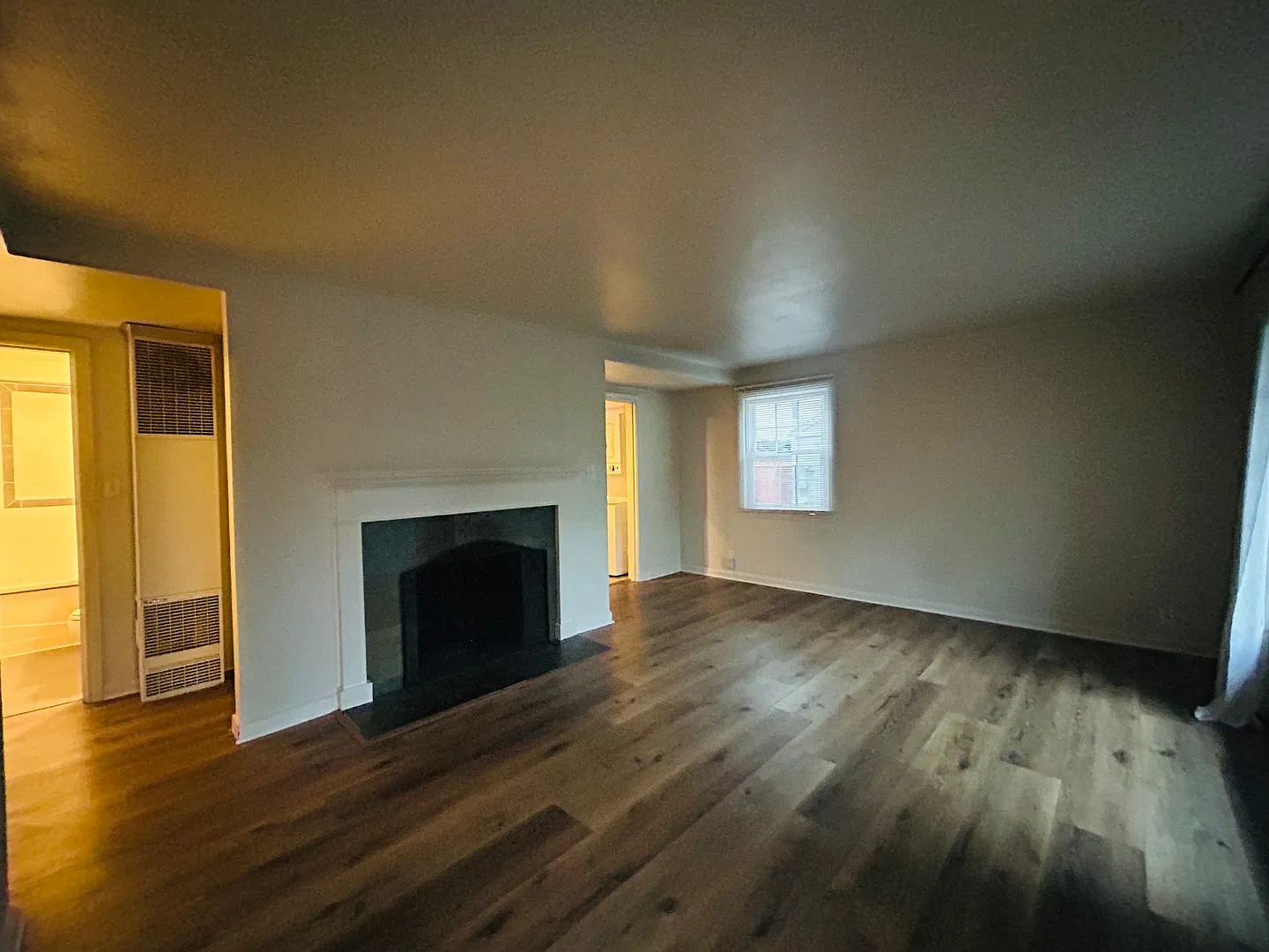 Charming 2 Bedroom House with Fenced Yard in Fairmount Park Neighborhood — Photo 3
