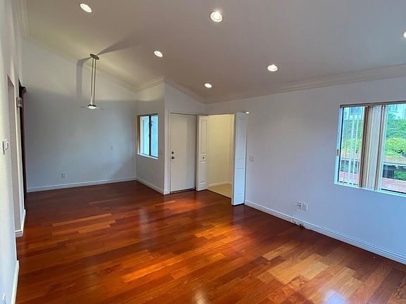 3rd image of 22700 Lakeway Dr Unit 334