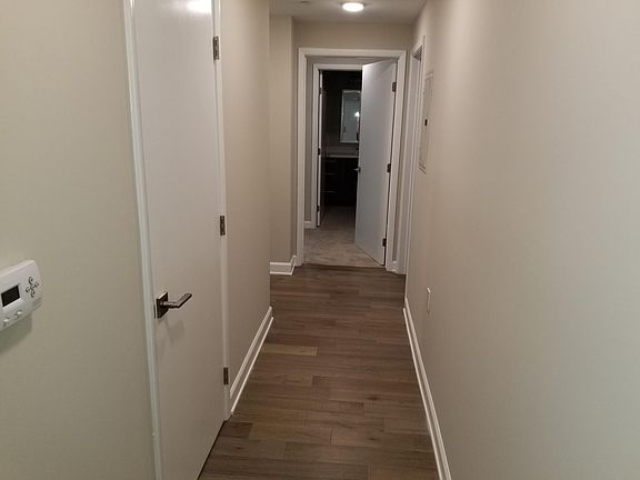 4th image of 10854 Bloomfield St #105
