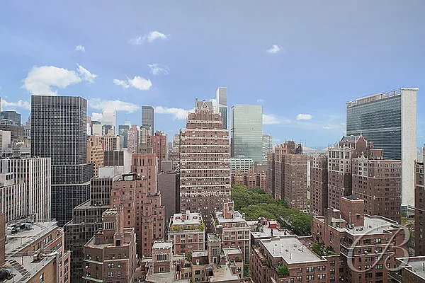 Sold by Bellmarc Realty | media 15